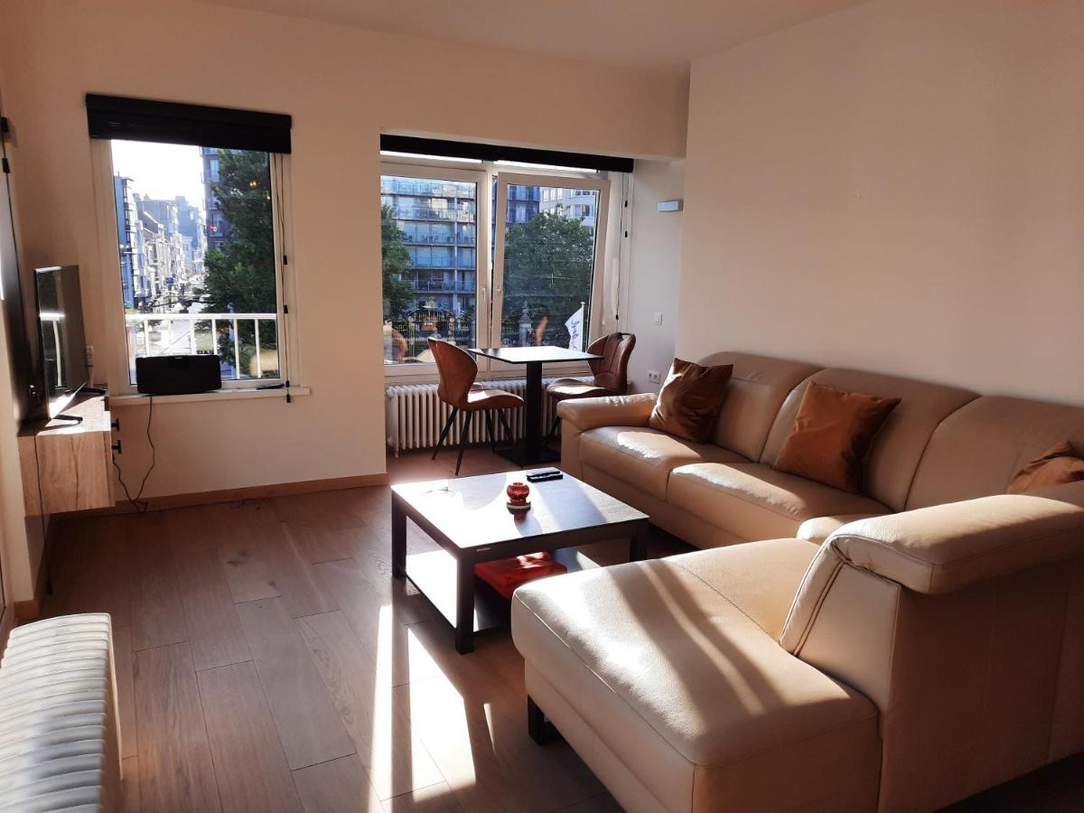 Lichtrijk En Comfortabel Hoekappartement Met Gratis Parking En Zeer Centraal Gelegen - Comme Chez Soi Oostende Dış mekan fotoğraf