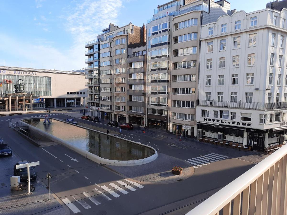 Lichtrijk En Comfortabel Hoekappartement Met Gratis Parking En Zeer Centraal Gelegen - Comme Chez Soi Oostende Dış mekan fotoğraf