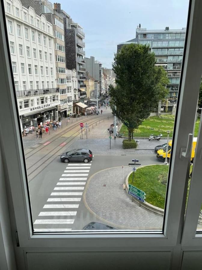 Lichtrijk En Comfortabel Hoekappartement Met Gratis Parking En Zeer Centraal Gelegen - Comme Chez Soi Oostende Dış mekan fotoğraf